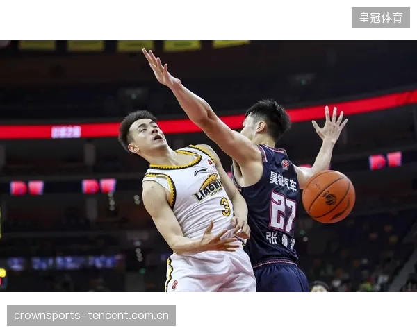 CBA神点燃！三分怒吼引爆全场，震撼瞬间背后的故事